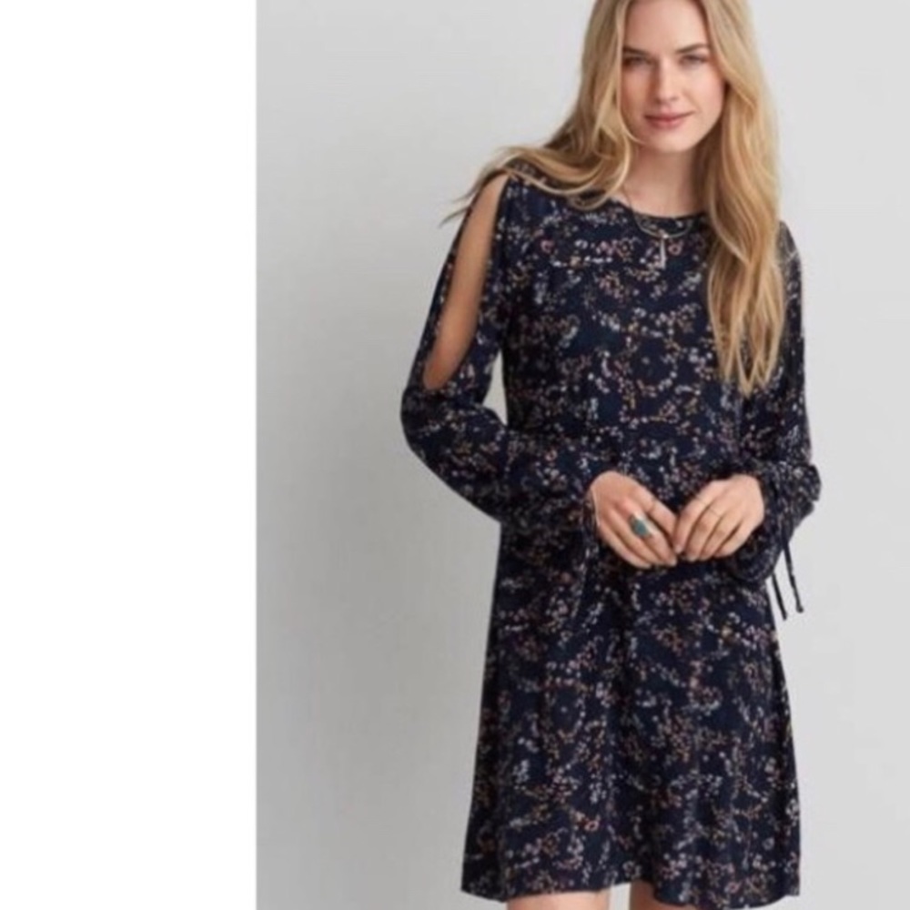 American Eagle open long sleeved dress